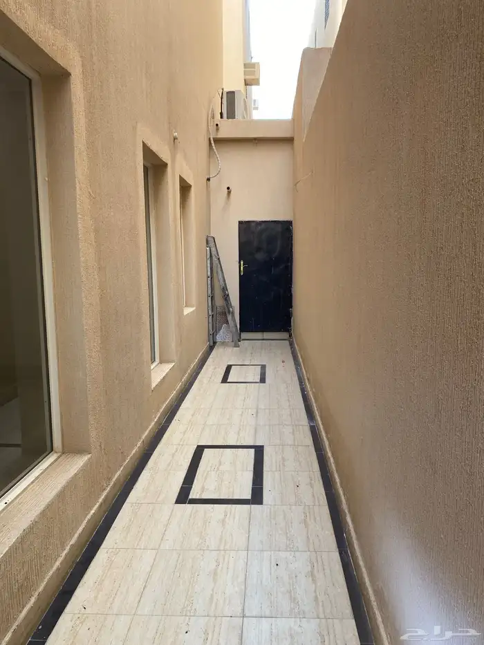 فيلا للبيع   حي الرمال الذهبي (موقع مميز) 16