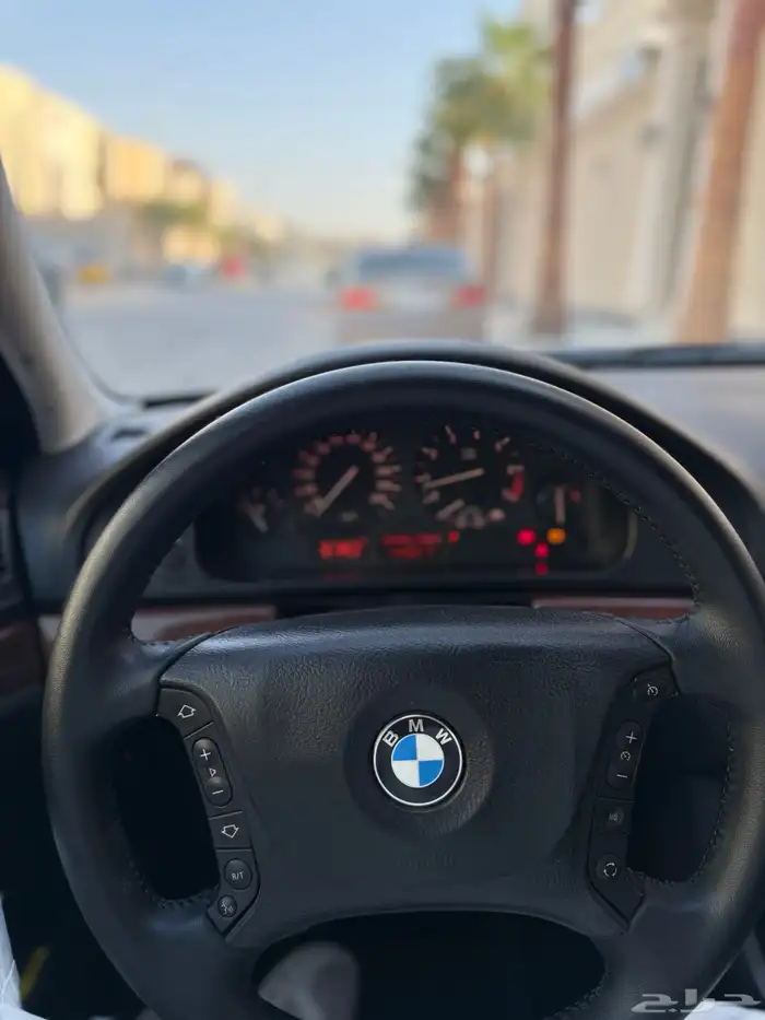 بي ام دبليو الفئة الخامسة 525i فل كامل 2003 50