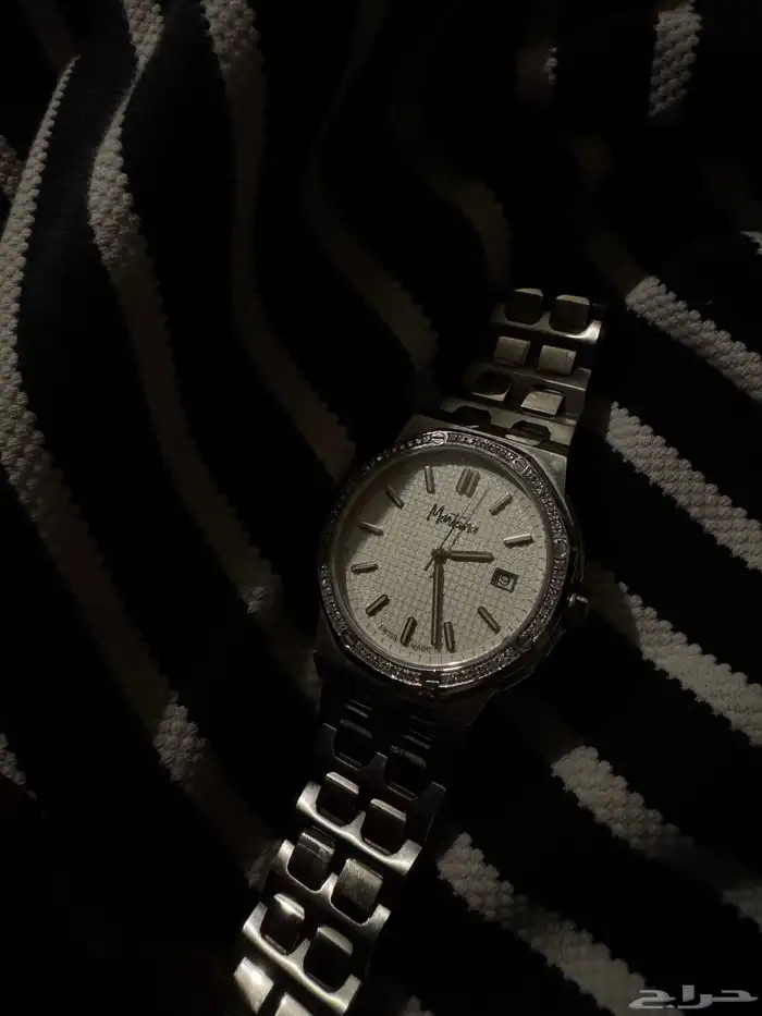 ساعة فاخرة 0