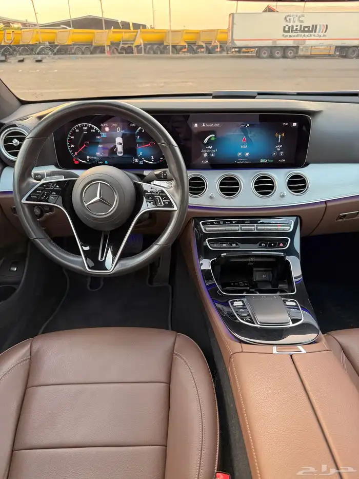 مرسيدس E250 فل كامل فتحه 2021 بحالة الوكاله للبيع 15