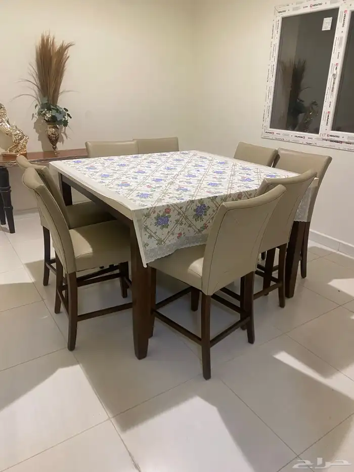 طاولة طعام ثمان كراسي للبيع 0