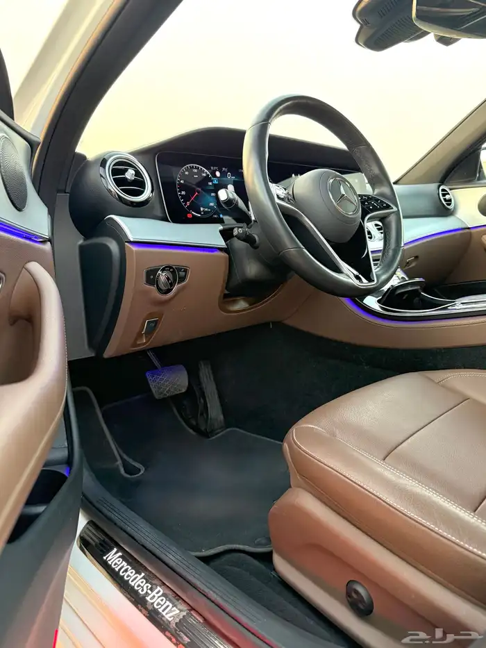 مرسيدس E250 فل كامل فتحه 2021 بحالة الوكاله للبيع 17