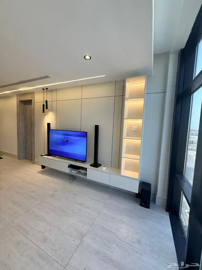 خلفية شاشه تلفزيون ومرايات 6