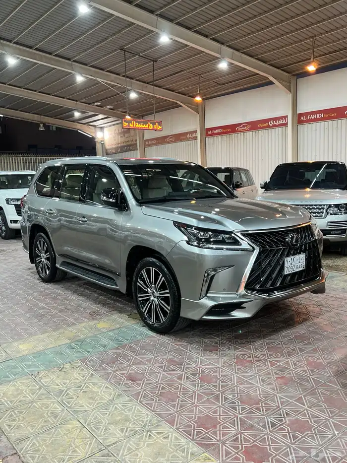 لكزس سبورت 2018 تيتانيوم داخلي اف وايت 0