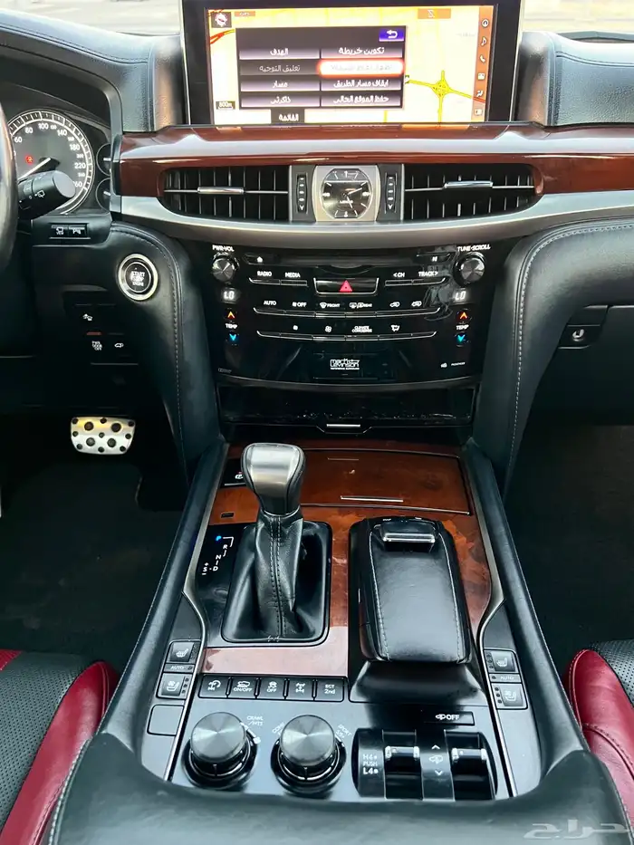 لكزس 2020 LX570 بحاله ممتازة 22