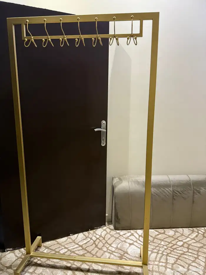 معلاق عبايات حديد كبير 1