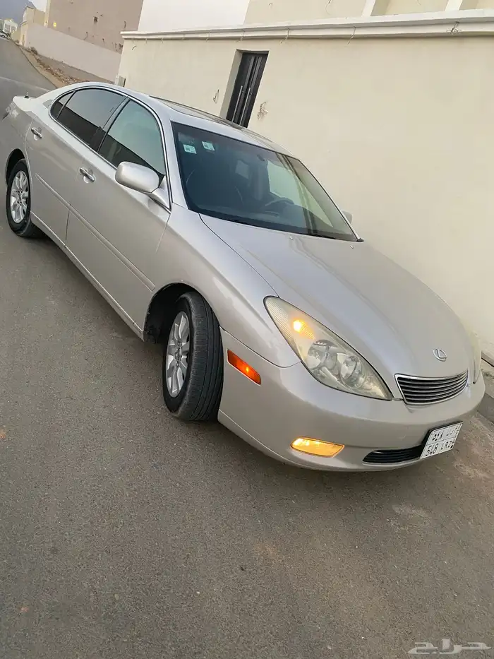 لكزس اي اس 2004 نظيفة. 0