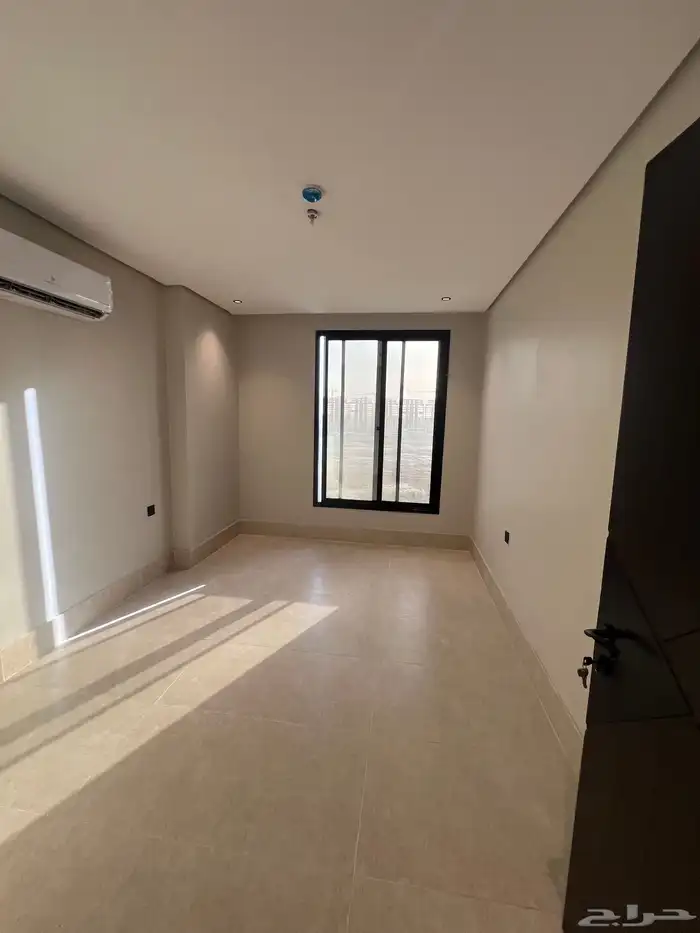 شقق تمليك للبيع على طريق المطار 21