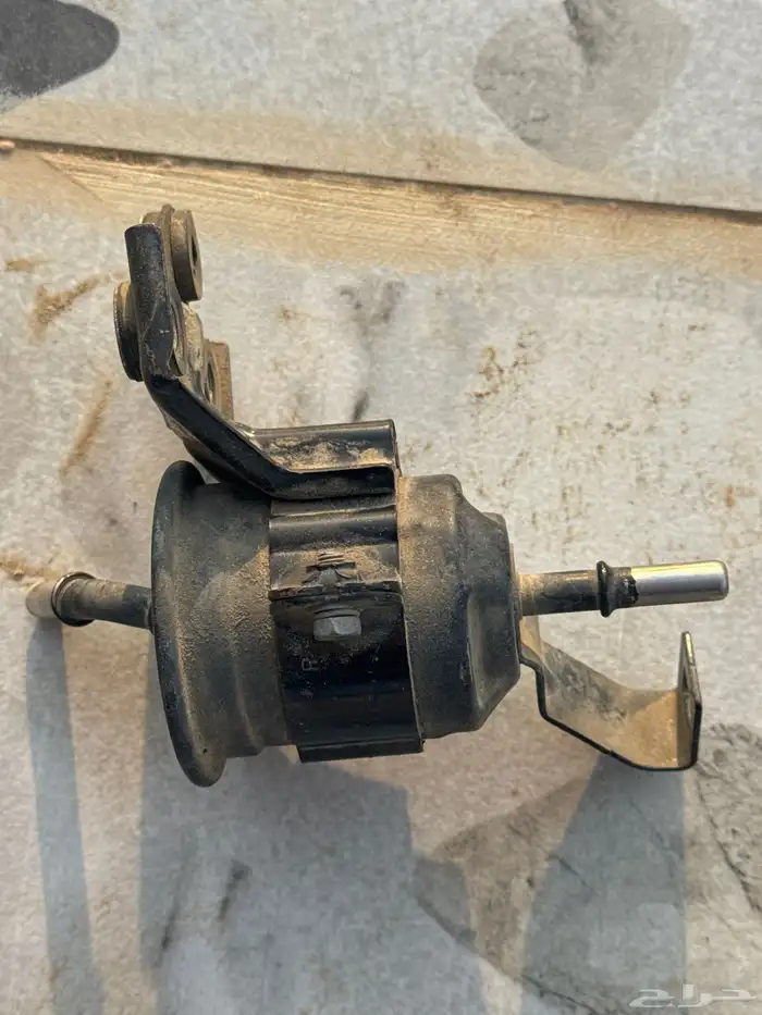 صفايه بنزين اصلي هايلكس 2012 0