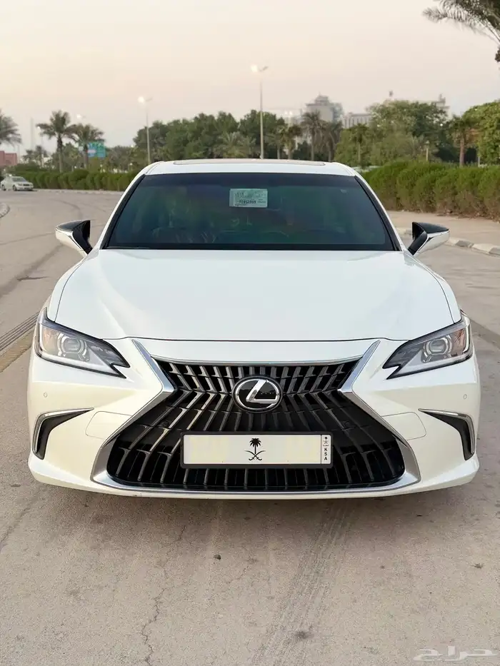 لكزس ES250 2023 فئه AA استاندر 1