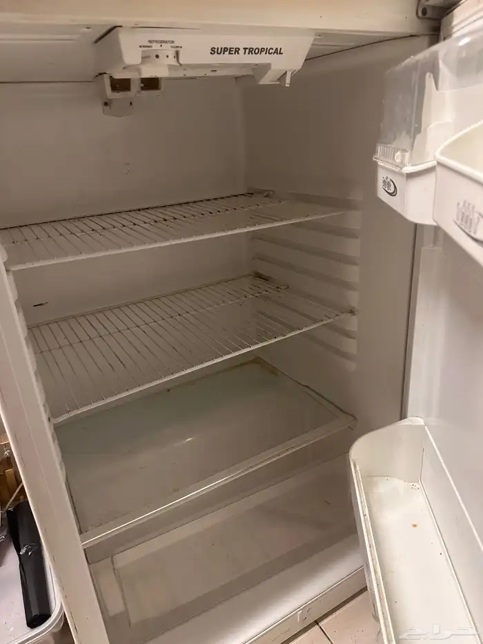 ثلاجه بحاله جيده 1