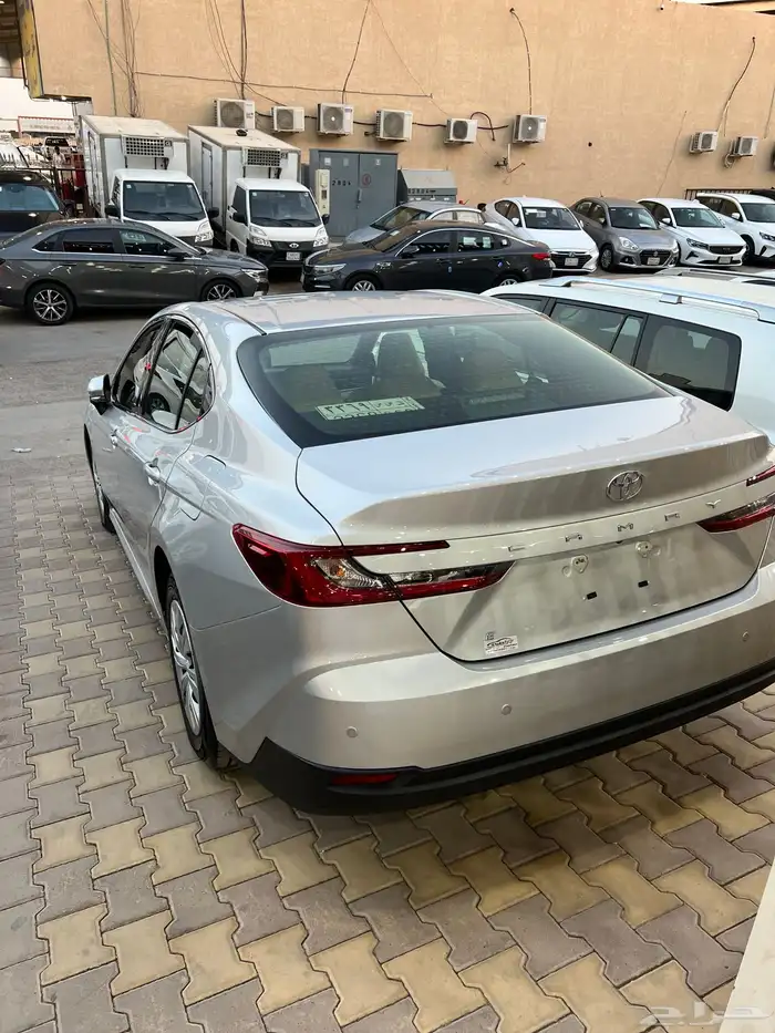 كامري ستاندر 2025 سعودي فضي مستعمل 3