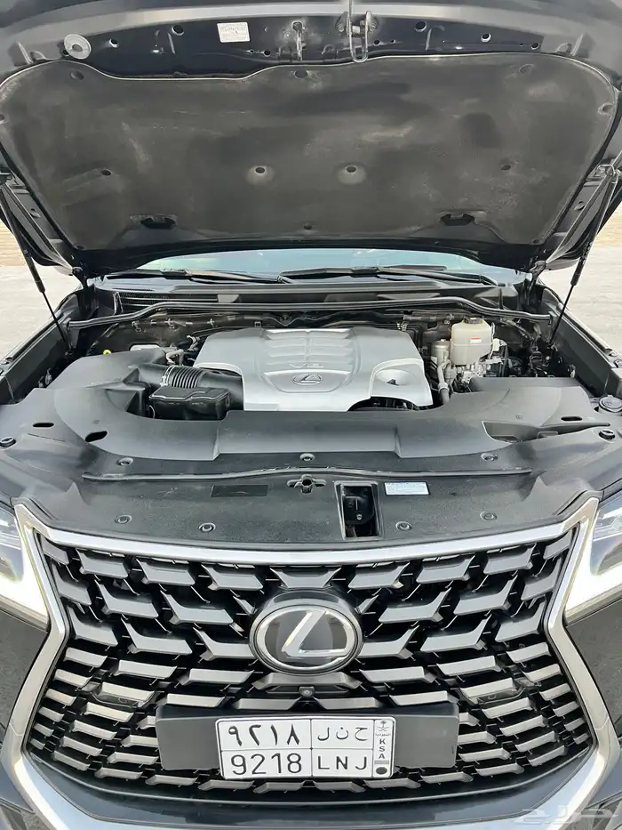 لكزس 2020 LX570 بحاله ممتازة 24