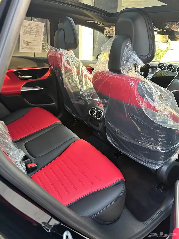 مرسيدس GLC300 AMG موديل 2025 شبه جديد وبضمان الجفالي 12
