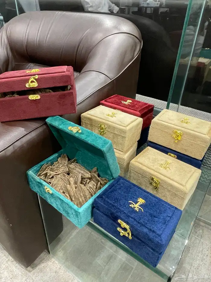 عود كلمتان طبيعي محسن العود الأزرق 0