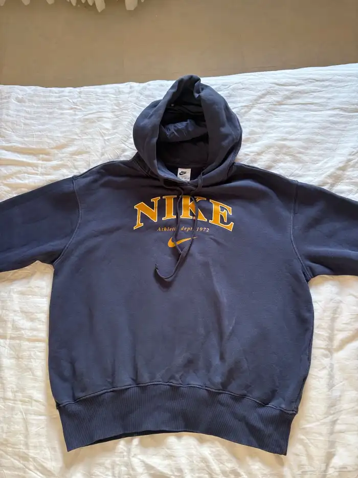 هودي Nike كحلي اصلي جديد فنتج ب70 ريال 0