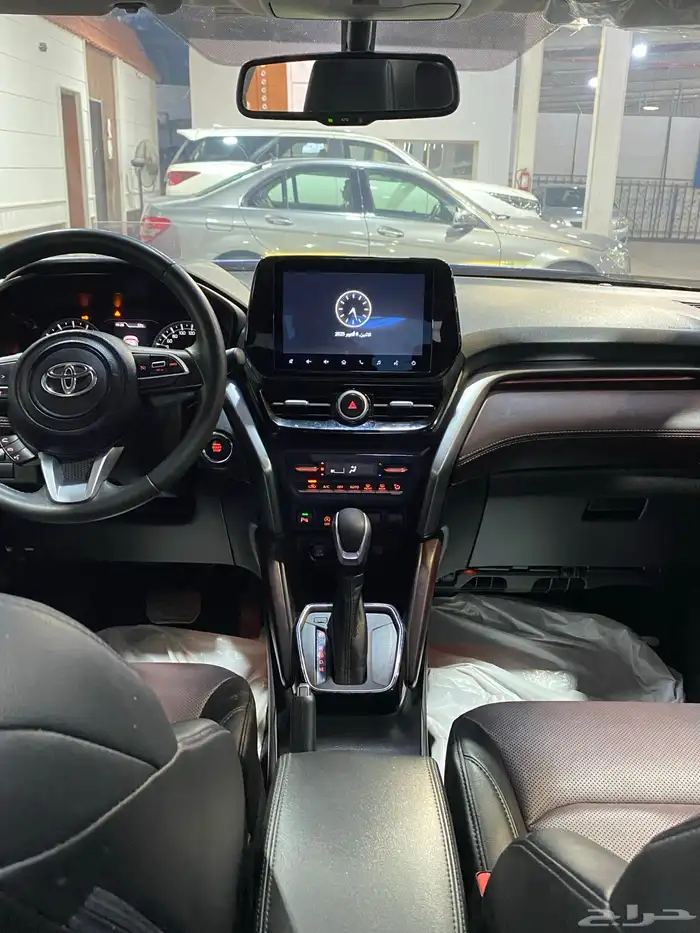 تويوتا أوربان2024 7