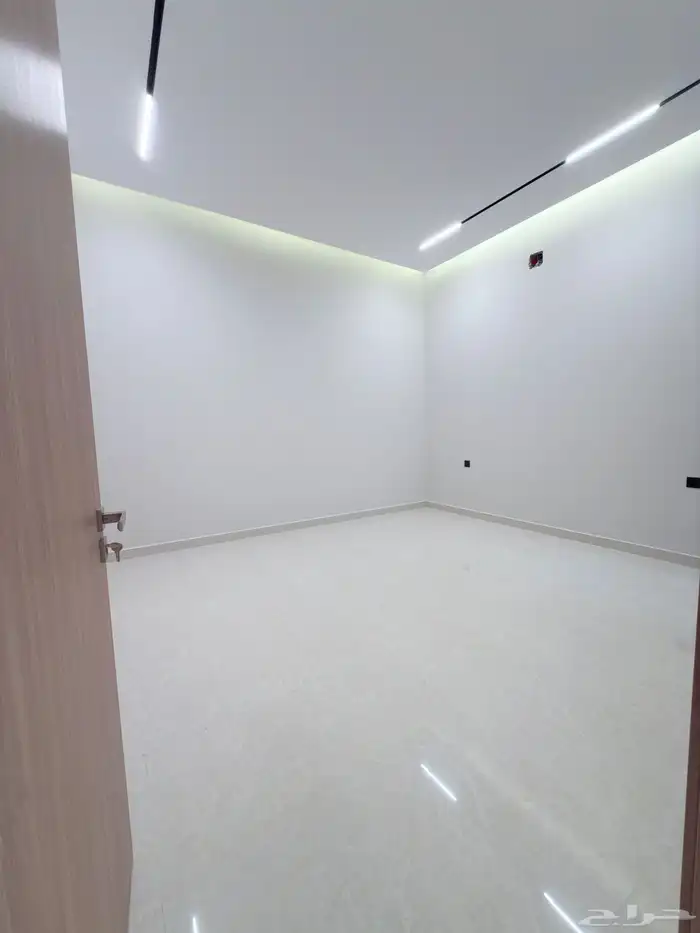 فيلا دور دور شقة للبيع في حي تنال فرصة ذهبيه خلف مدارس سدرة 20