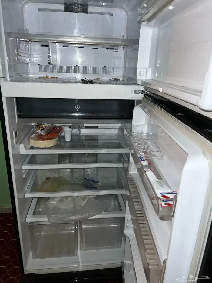 ثلاجة وفريزر كبيرة ماركة شارب sharp 2