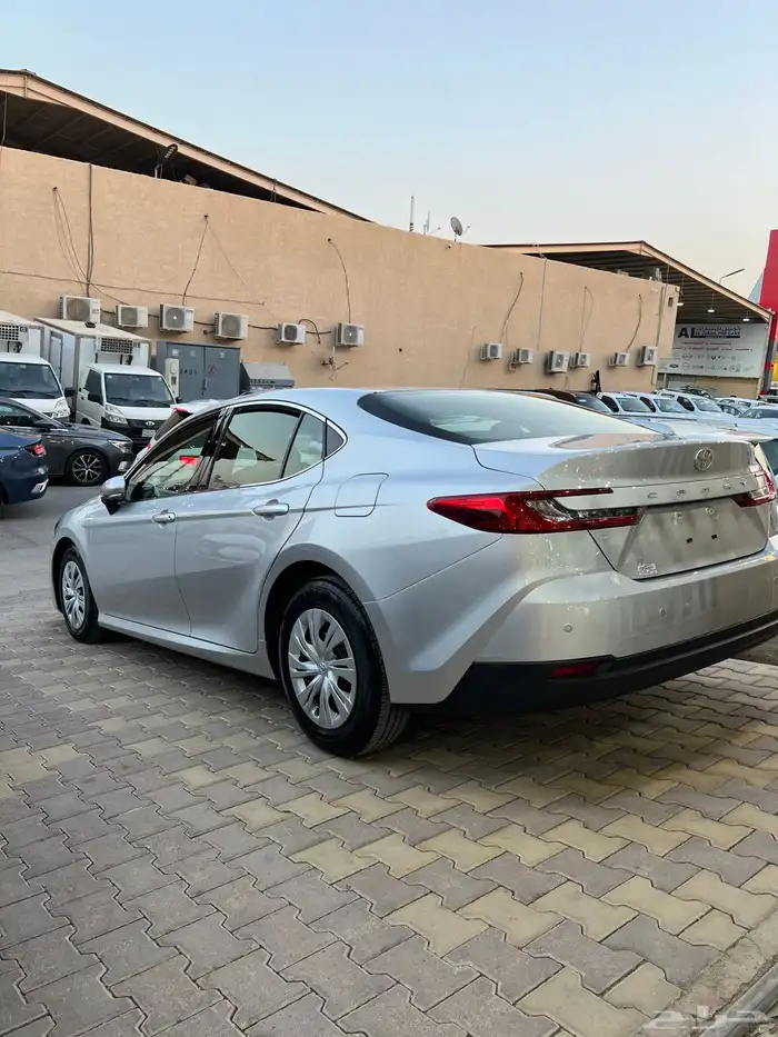كامري ستاندر 2025 سعودي فضي مستعمل 2