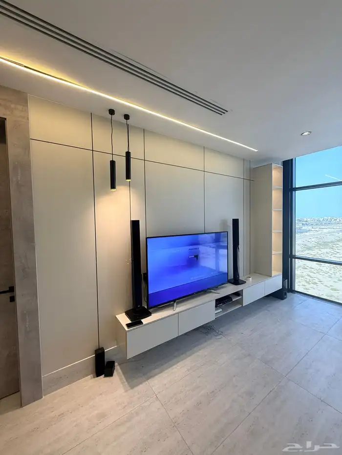 خلفية شاشه تلفزيون ومرايات 7