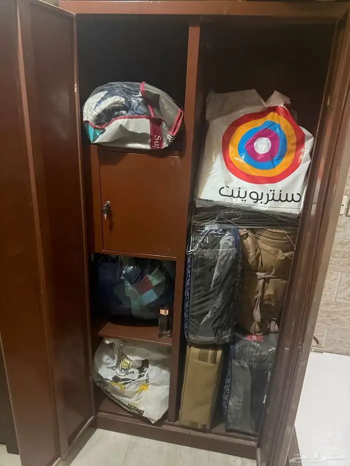 طاولة من سيتي دبليو لون ابيض و دولاب حديد 3