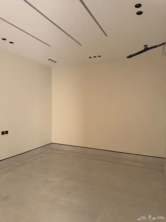 للبيع عمارة دور جاهزة للسكن في مخطط السلام 10