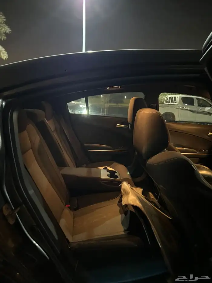 تشارجر 2016 V6 8