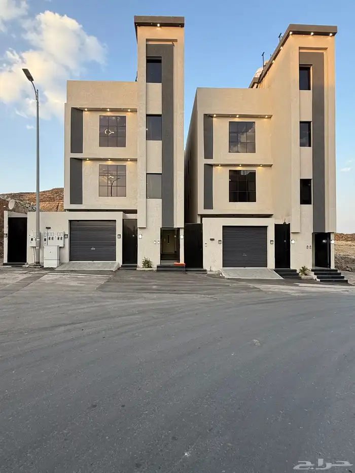 للبيع شقه علويه بمصعد جاهز وسطح خاص ف ابها المحاله 0
