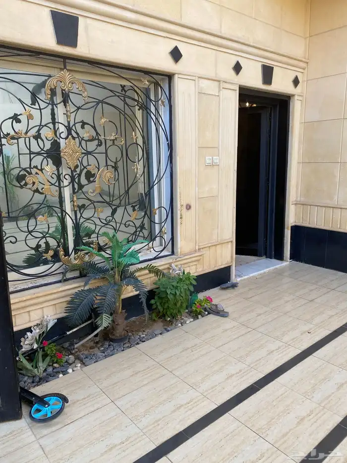 فيلا للبيع   حي الرمال الذهبي (موقع مميز) 0