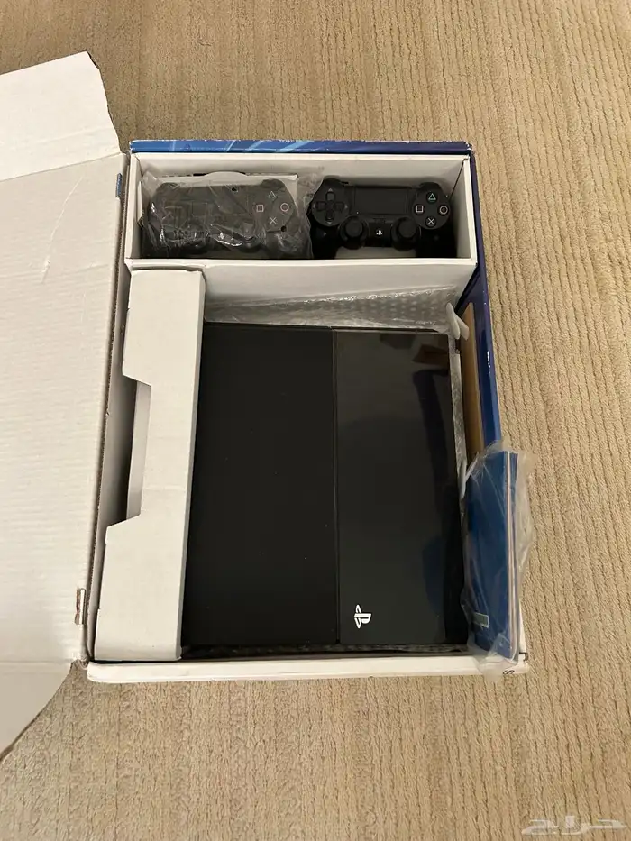 بلاي ستيشن 4 مستخدم و صالح للبيع 1