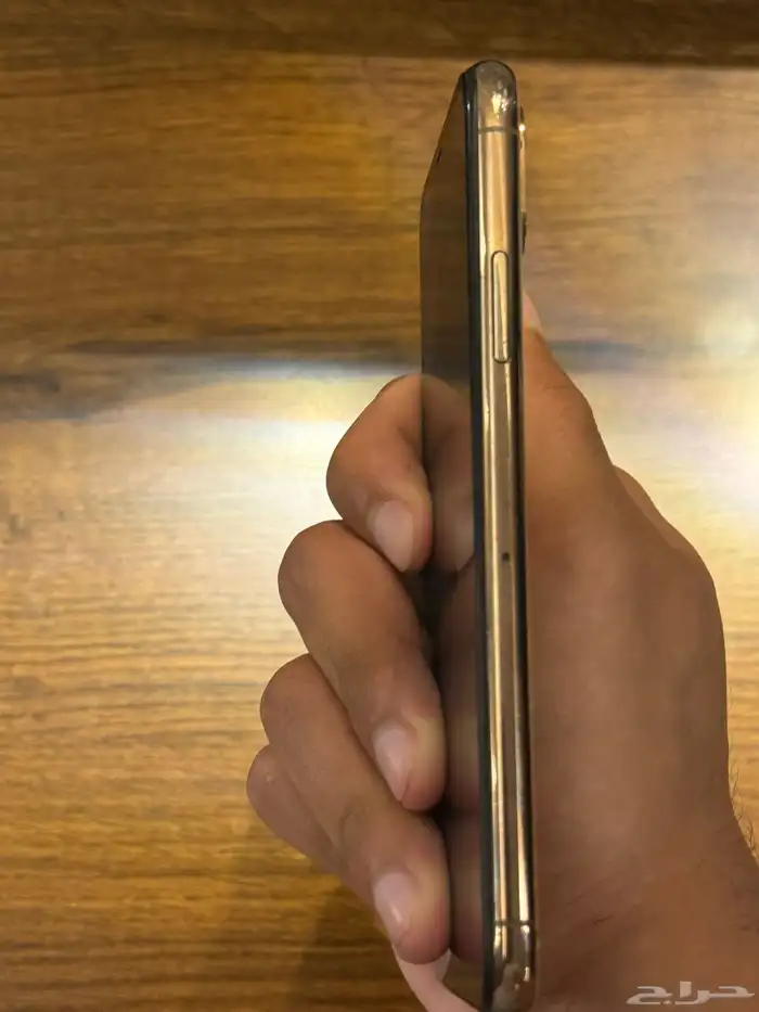 ايفون xs ذهبي 64 قيقا 2