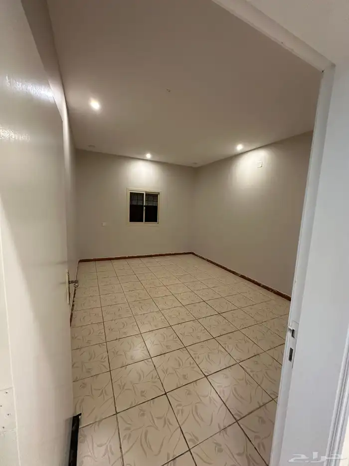 شقة مودرن للإيجار السنوي بسعر مناسب في أبها 1