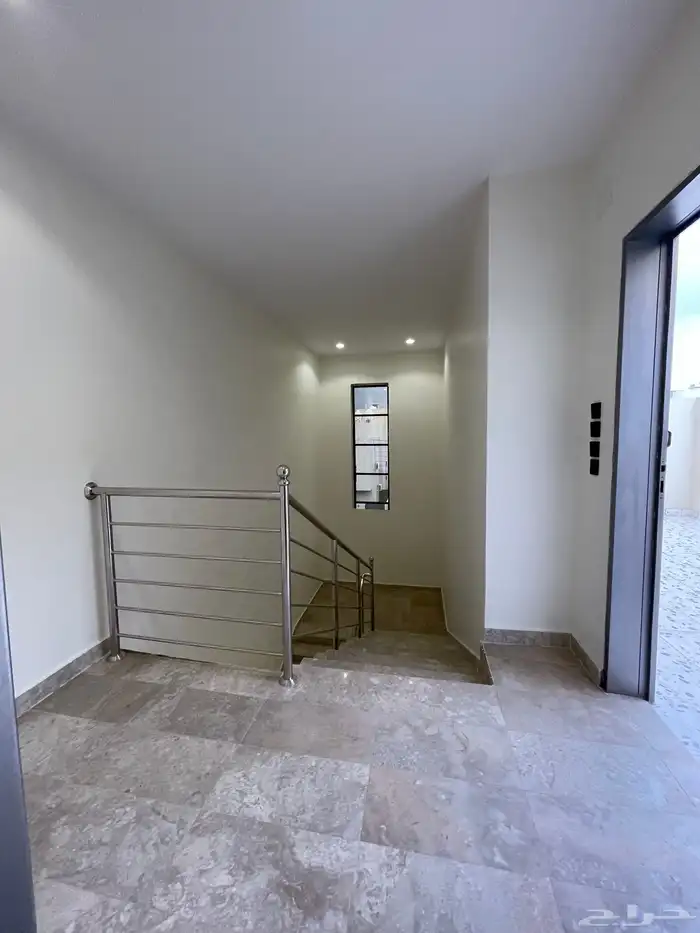 للبيع ارواف علويه و ارضيه بحواش من 650 الف طريق الثمانين 28