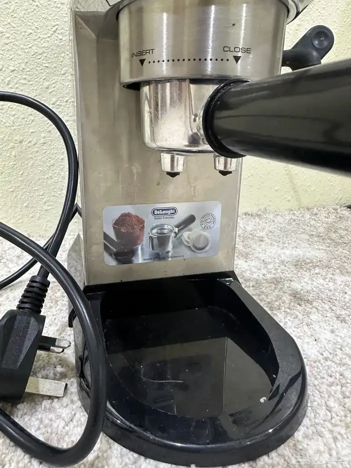 ماكينة تحضير الإسبريسو والكابتشينو ديلونجي ديديكا EC685. 2