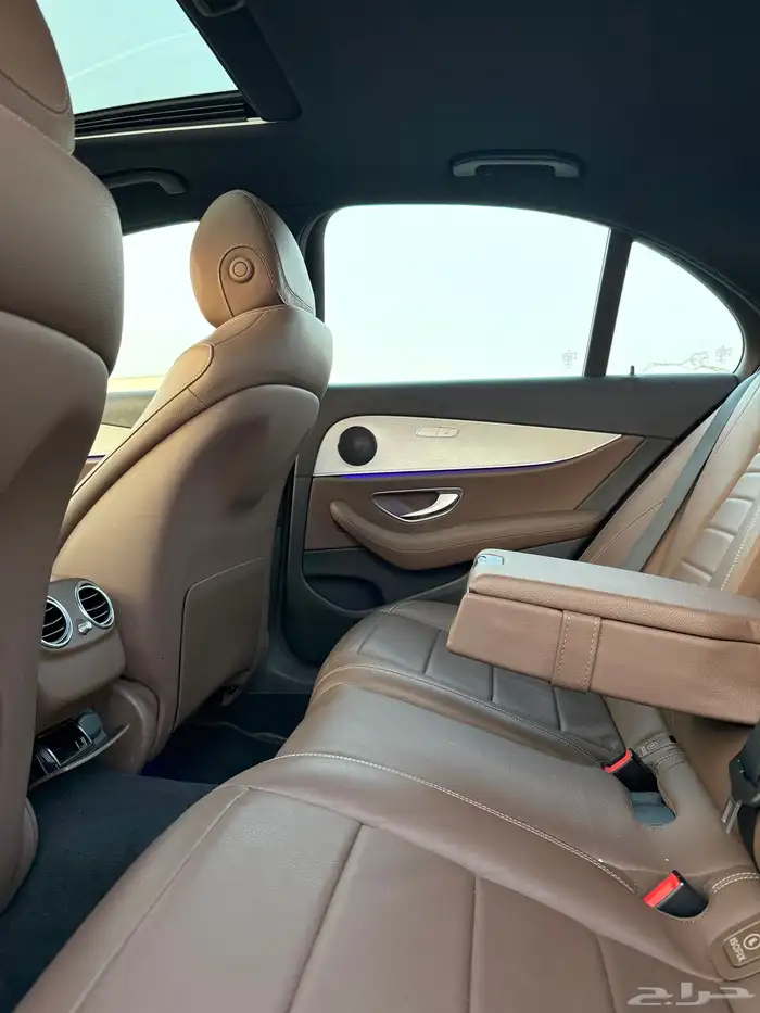 مرسيدس E250 فل كامل فتحه 2021 بحالة الوكاله للبيع 12