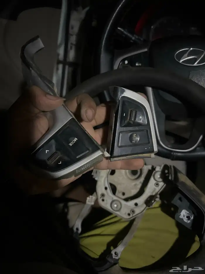 اكسنت تشليح ل البيع قير مع مكينه مع قطع مفصله من 12لى18 22