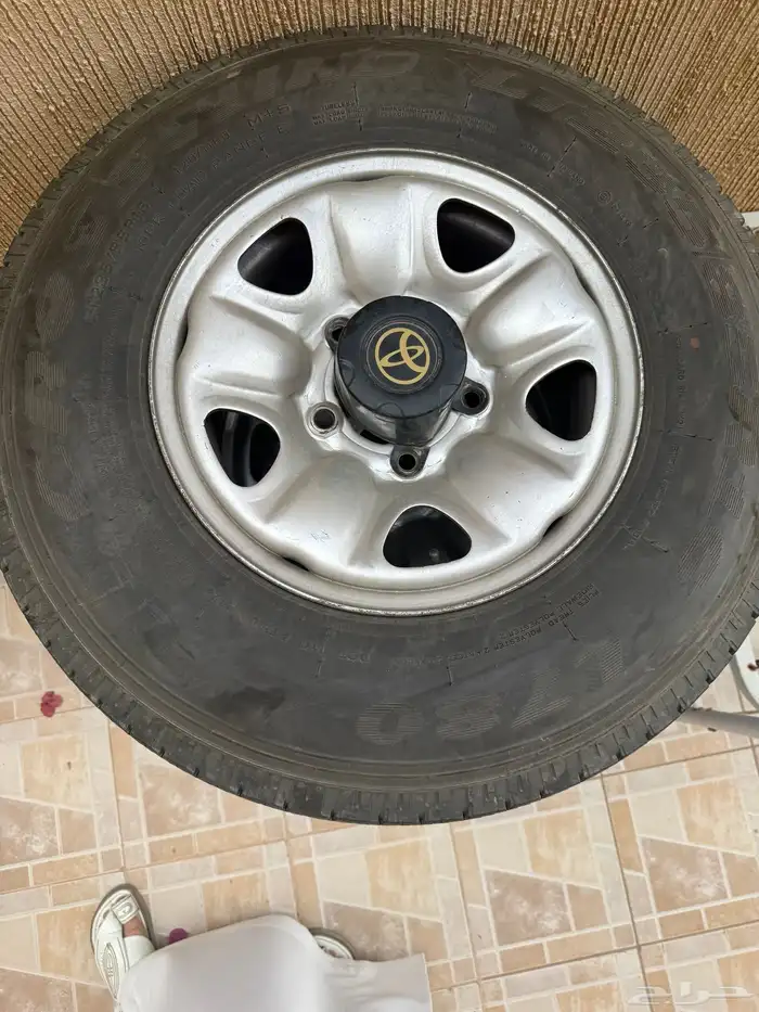 جنوط لاندكروزر للبيع مع الكفرات 1