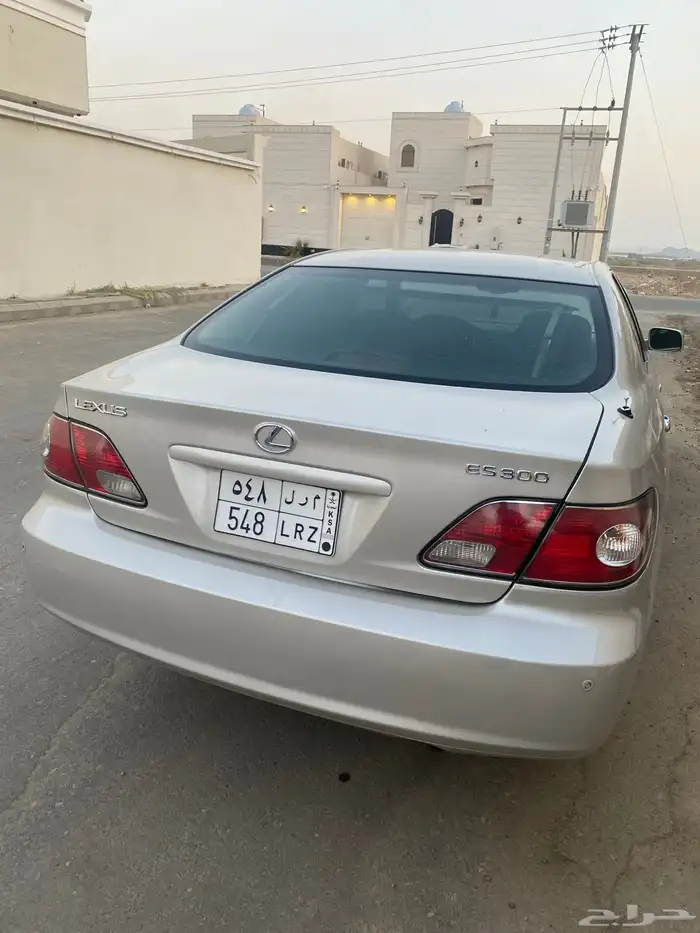 لكزس اي اس 2004 نظيفة. 15
