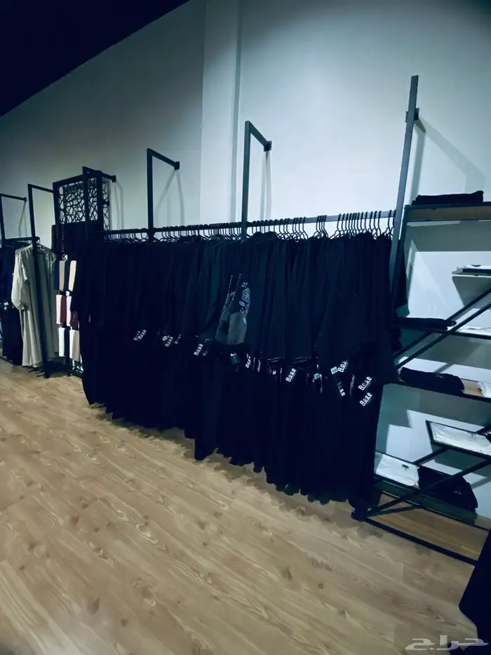 محل عبايات لتقبيل بالجبيل الصناعية محلة الحجاز 3