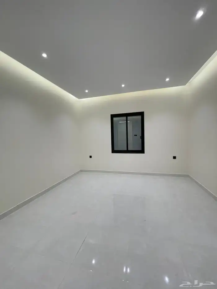 للبيع ارواف علويه و ارضيه بحواش من 650 الف طريق الثمانين 44