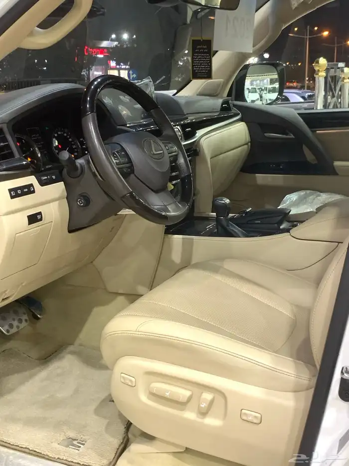 لكزس 2021 LX570 ( مخزن ) عداد قليل 6