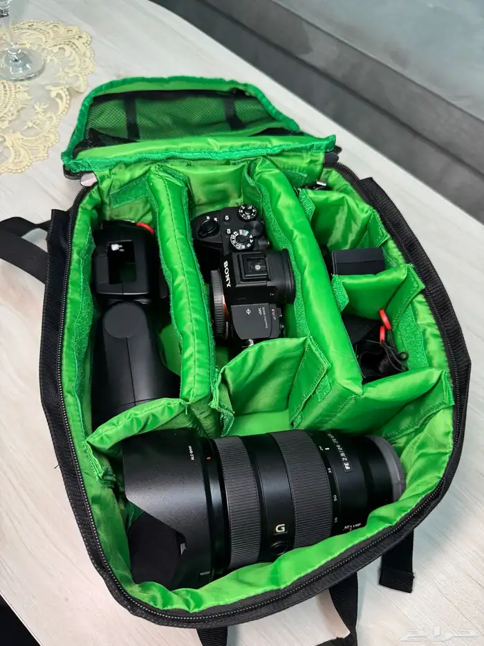 للبيع كاميرة sony A7 R (Mark 4) شبه جديدة 8