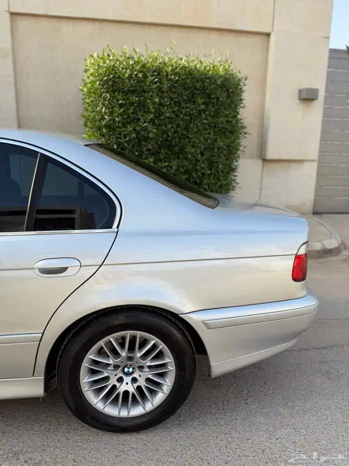 بي ام دبليو الفئة الخامسة 525i فل كامل 2003 9