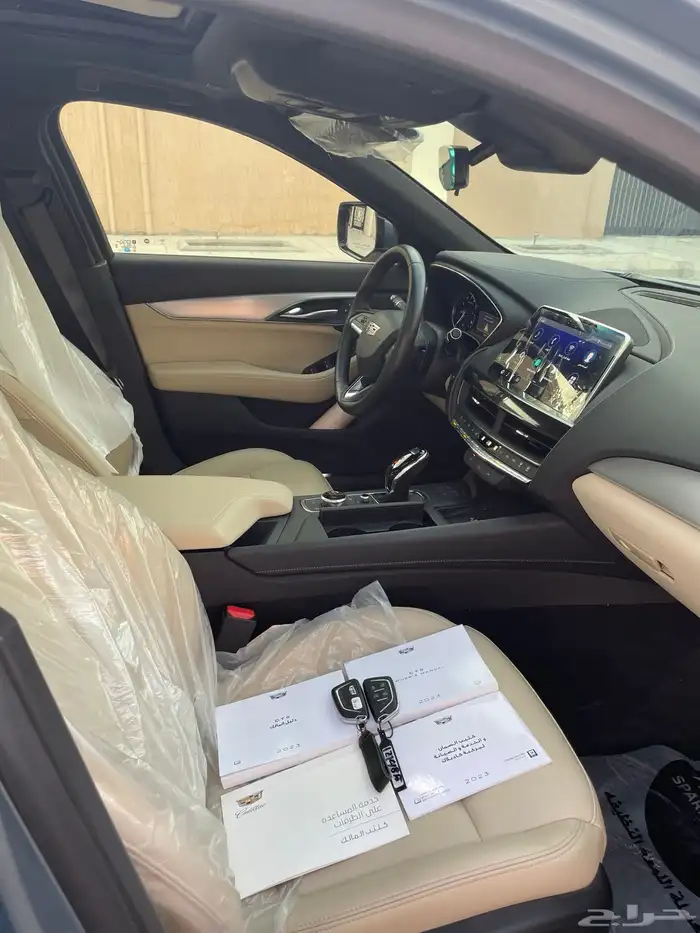 كاديلاك ct5 لون تركوازي مميز 2023 47