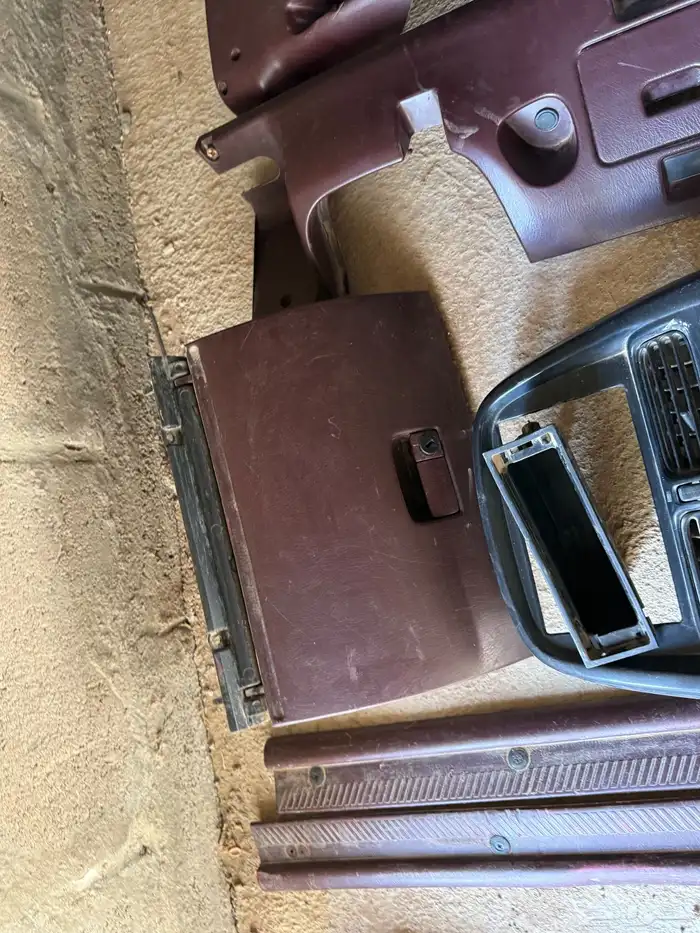 للبيع قطع ددسن جميع اسعار القطع مكتوبه تحت 23