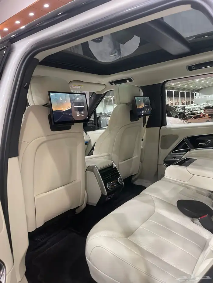 رنج روفر HSE V6 فل اوبشن 2023 14