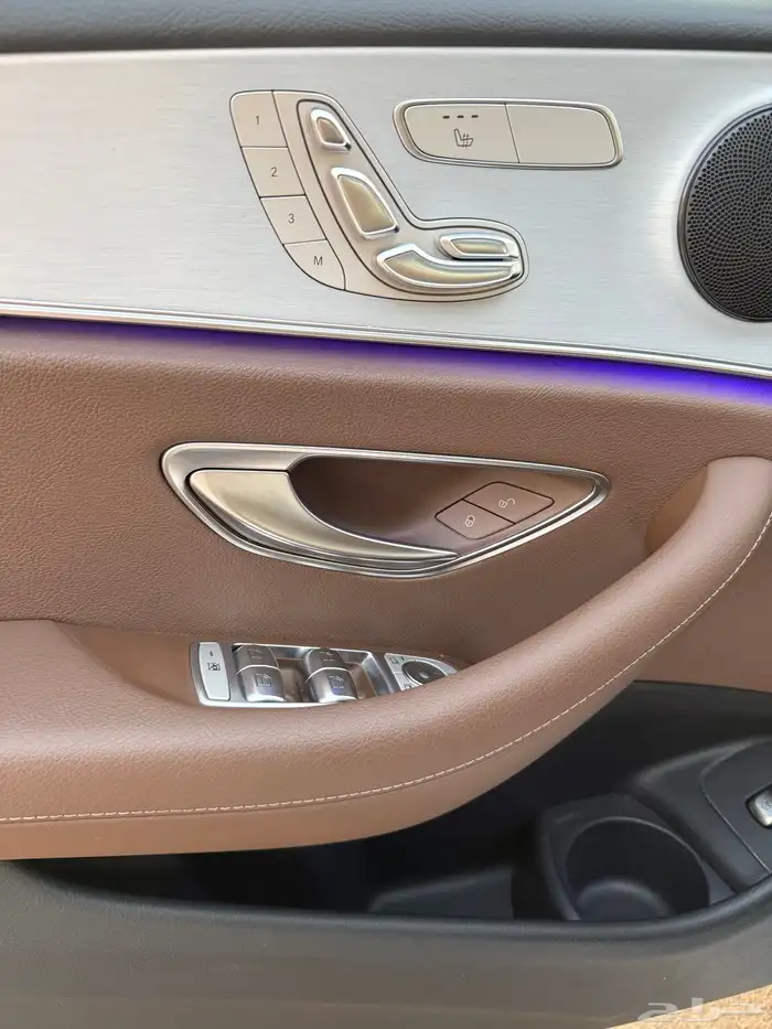 مرسيدس E250 فل كامل فتحه 2021 بحالة الوكاله للبيع 18