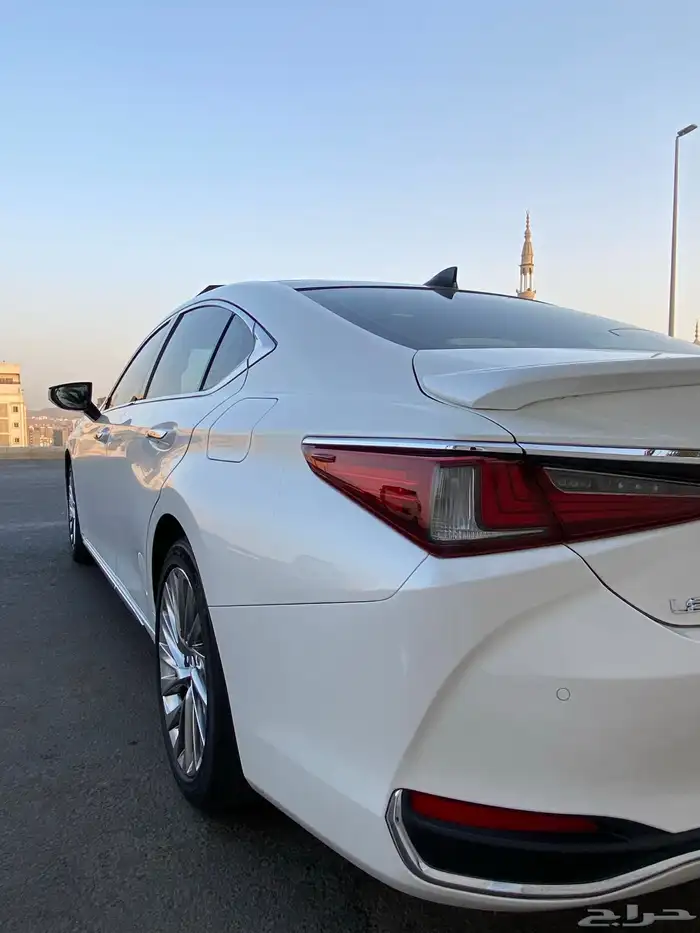 لكزس ES250 فل كامل مالك واحد ماشاء الله 17