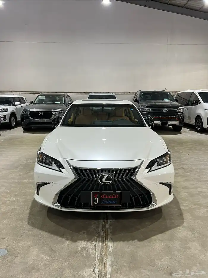 لكزس ES250 2025 بنزين شبه جديد ( الوكيل عبداللطيف جميل ) 0